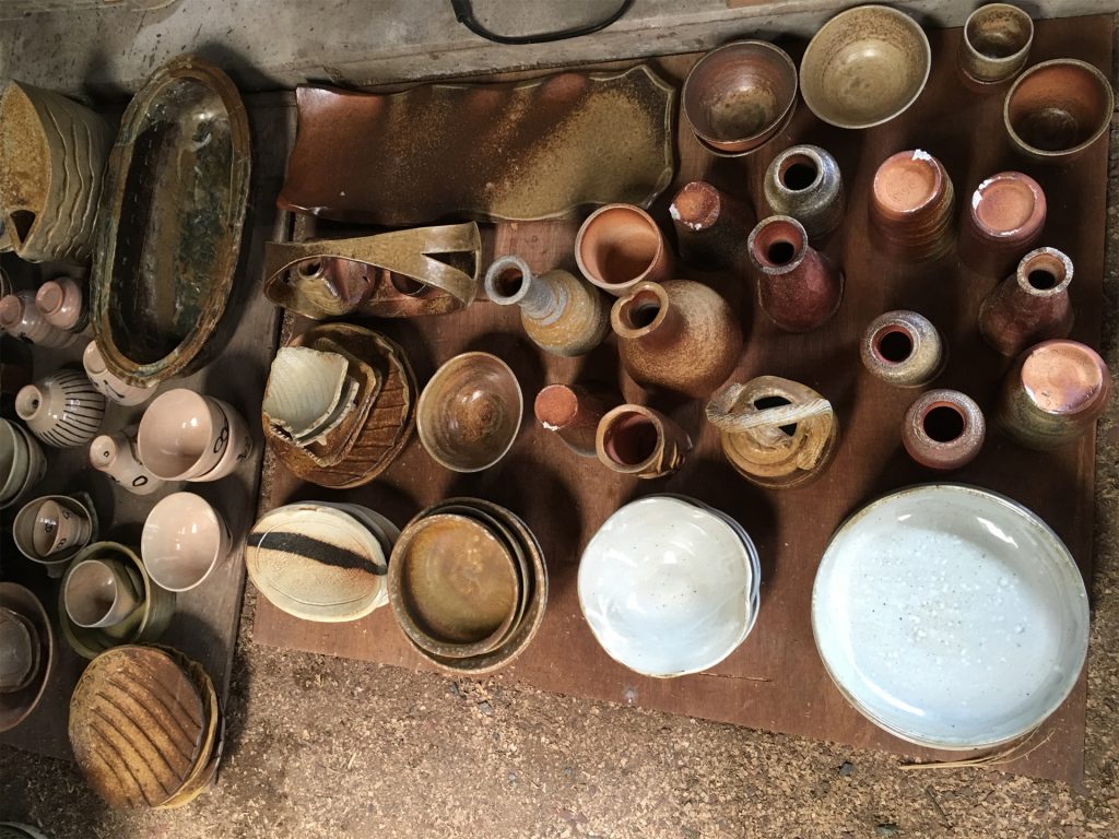 窯出し後の陶器類