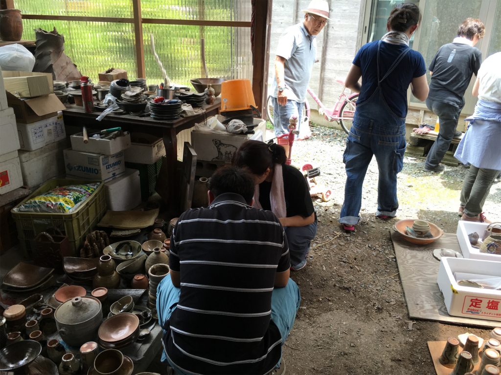 窯出し後の陶器類